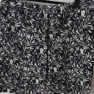 Style & Co Shorts Light Khaki and Black Bamboo Print 12" Inseam - Size 16